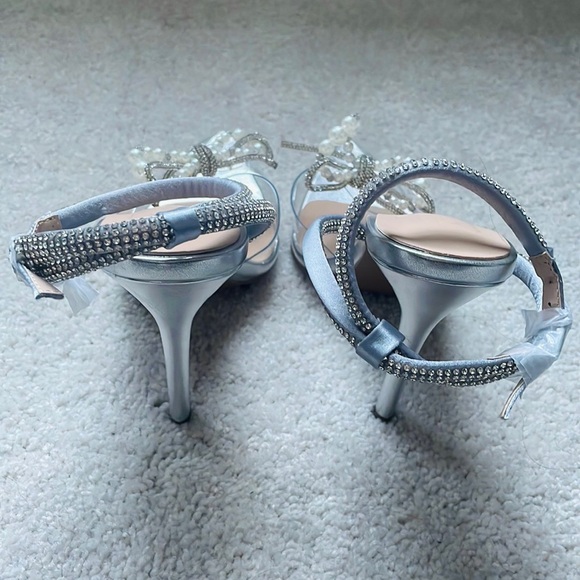 NEW Bow Heels - Picture 5 of 6